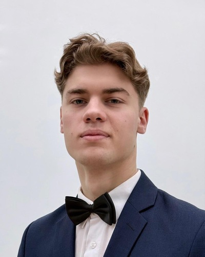 Maciej Cesarz - zdjęcie 400 x 500 